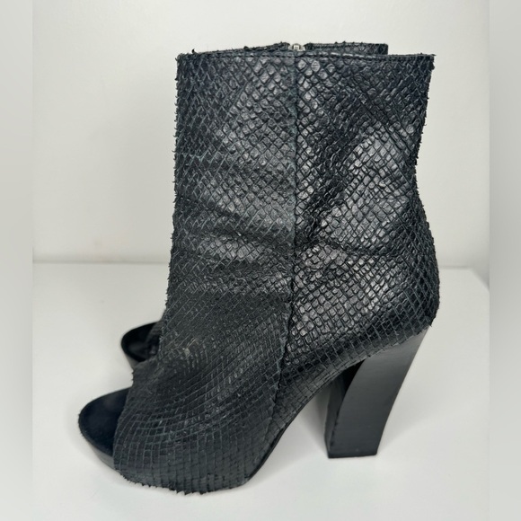 All Saints Black Snake Manifest Ankle Boots - Size 38 - Picture 3 of 7